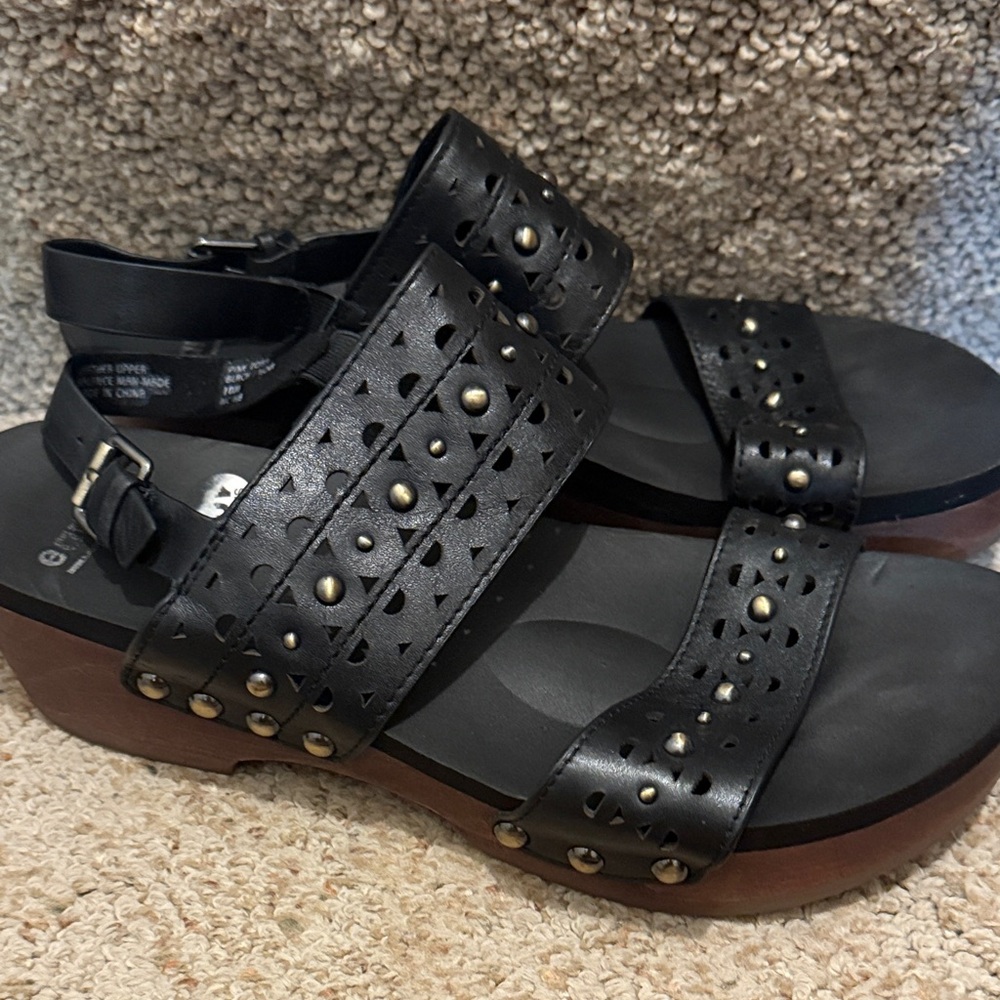 Earth Black Studded Women's Sandals